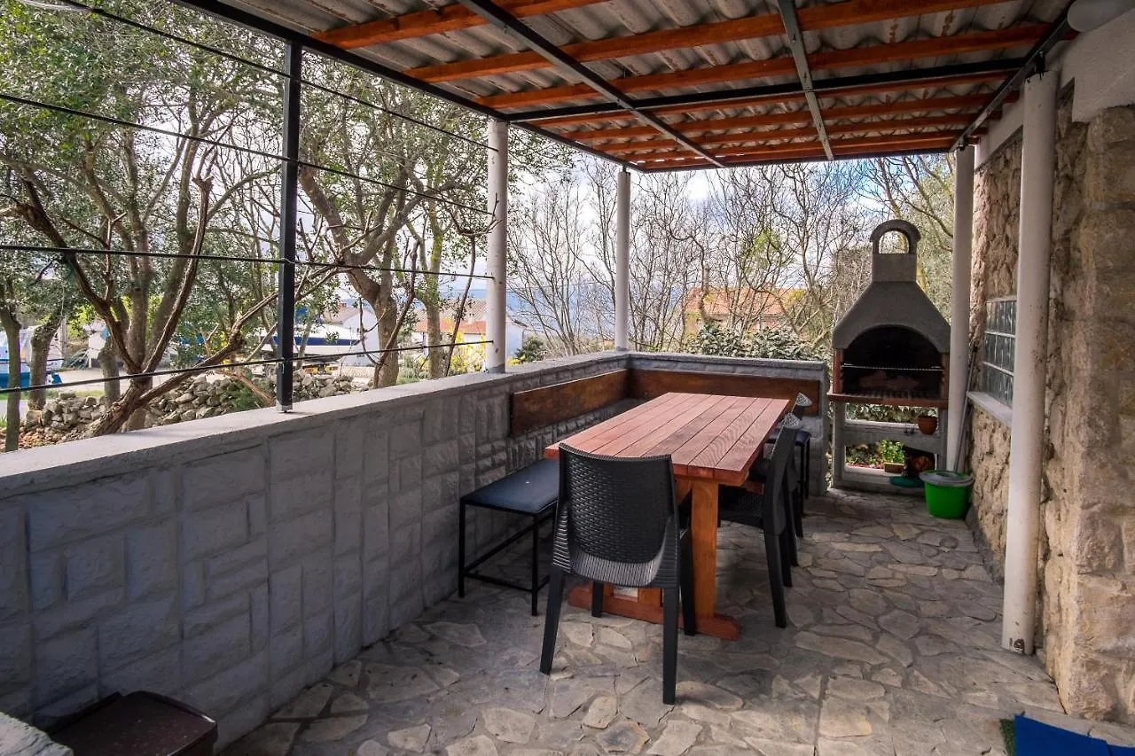 Holiday Home Michael Pinezici  0*, Pinezici (Krk)